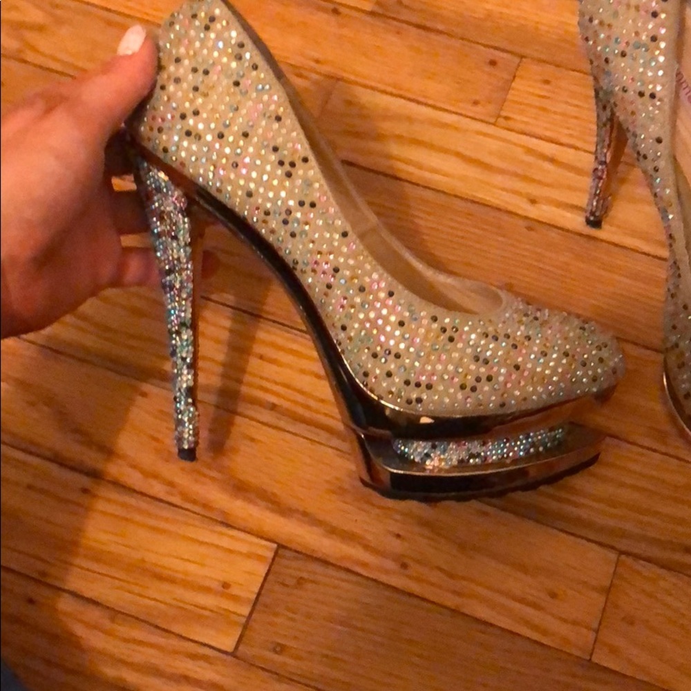 Worn a couple of times - Picture 6 of 12